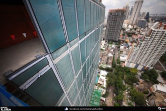 Facade reached 30th floor